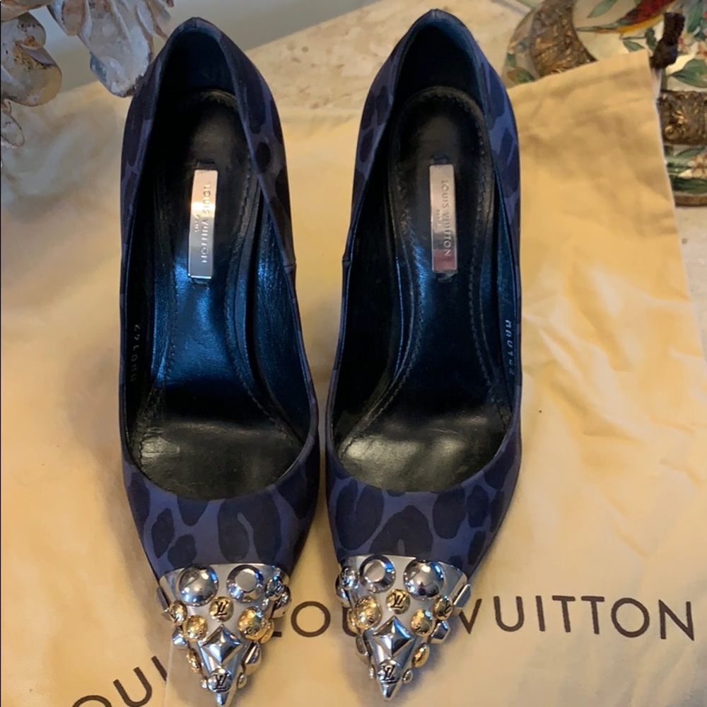 Stunning Louis Vuitton runway Bernice pump. - Picture 3 of 8